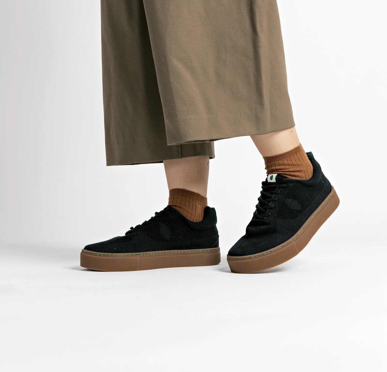 Vegan sneaker black DAV004 - Image 2